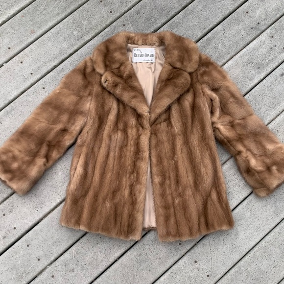Vintage Brown Mink Fur CoatAuthentic 1960's Mink Fur Jacket w Collar